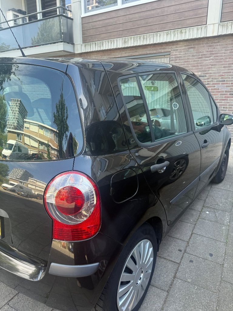 Renault Modus 1.4 16V 72KW E4 2007 Zwart, Auto's, Renault, Voorwielaandrijving, 15 km/l, 4 cilinders, Handgeschakeld