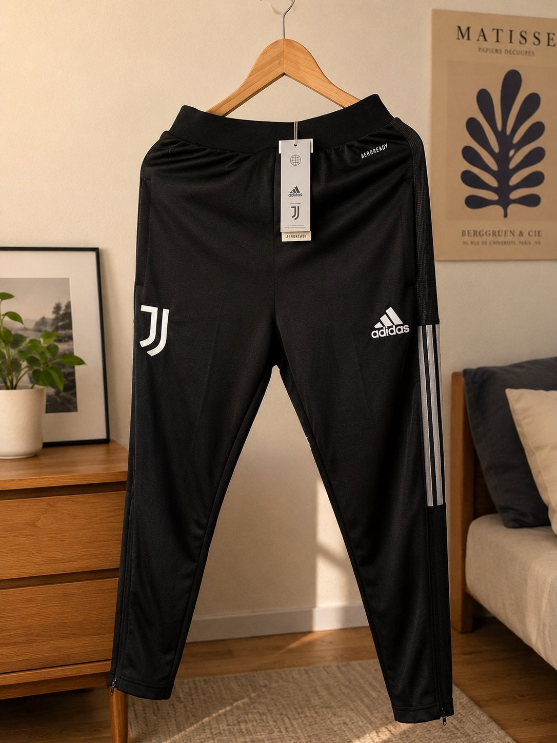 Adidas Juventus Trainingsbroek Zwart - Nieuw met labels, Ophalen of Verzenden, Nieuw, Zwart, W32 (confectie 46) of kleiner