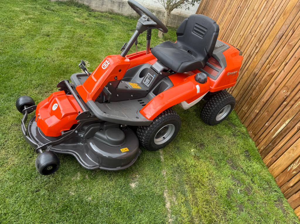 Husqvarna rider R214TC Frontmaaier DEMO slechts 3,2 uur!!, Ophalen of Verzenden, Zo goed als nieuw, Mulchfunctie, 90 tot 120 cm