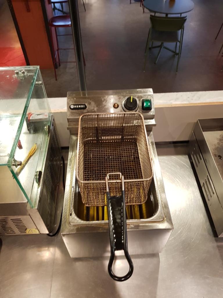 Hendi Friteuse - Zo goed als nieuw, snel op temperatuur, 4 liter of meer, Ophalen, Zo goed als nieuw