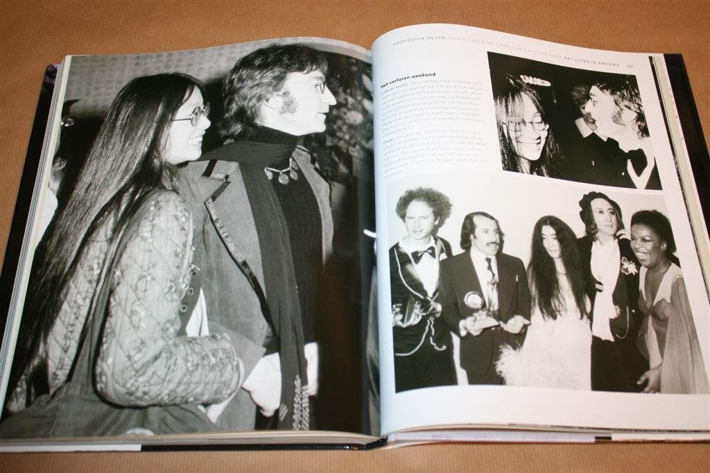 John Lennon. Een geschiedenis in beelden., Ophalen of Verzenden, Gelezen, Genre of Stijl