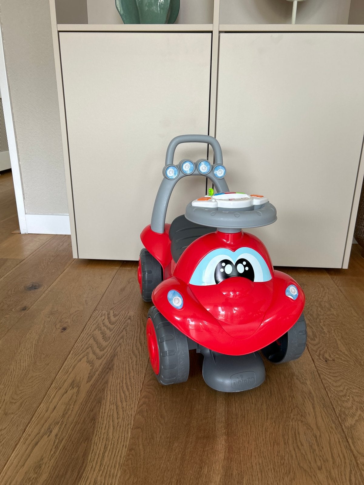 Chicco Loopauto 4-in-1: Loopvoertuig, Duwauto, Loopstoel, Kinderen en Baby's, Ophalen, Zo goed als nieuw, Loopvoertuig