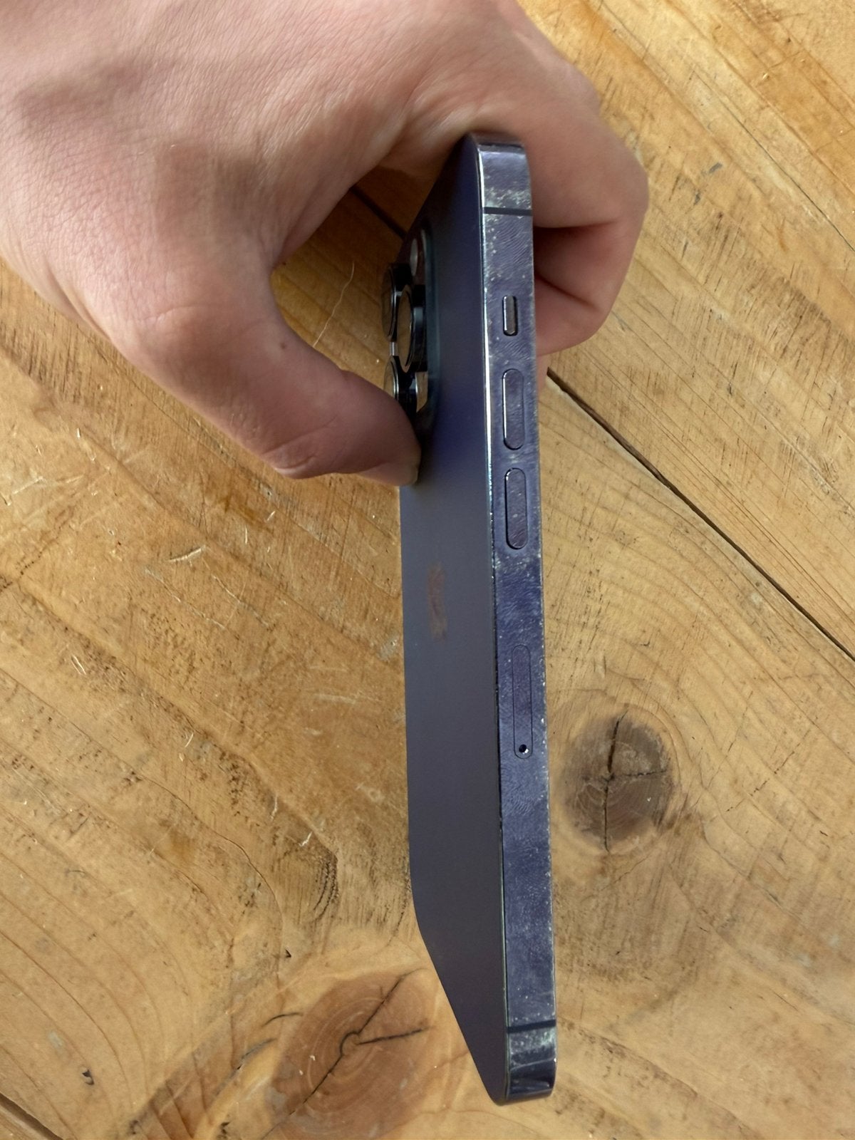 Foto 6 van Iphone 14 Pro met 5 hoesjes