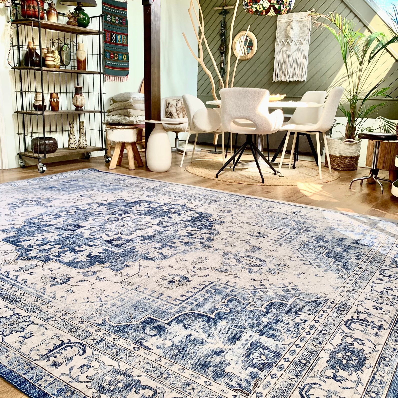 Vintage bleu xxl - medallion vloerkleed - fotoshoot, Huis en Inrichting, Ophalen, 200 cm of meer, Zo goed als nieuw, 200 cm of meer