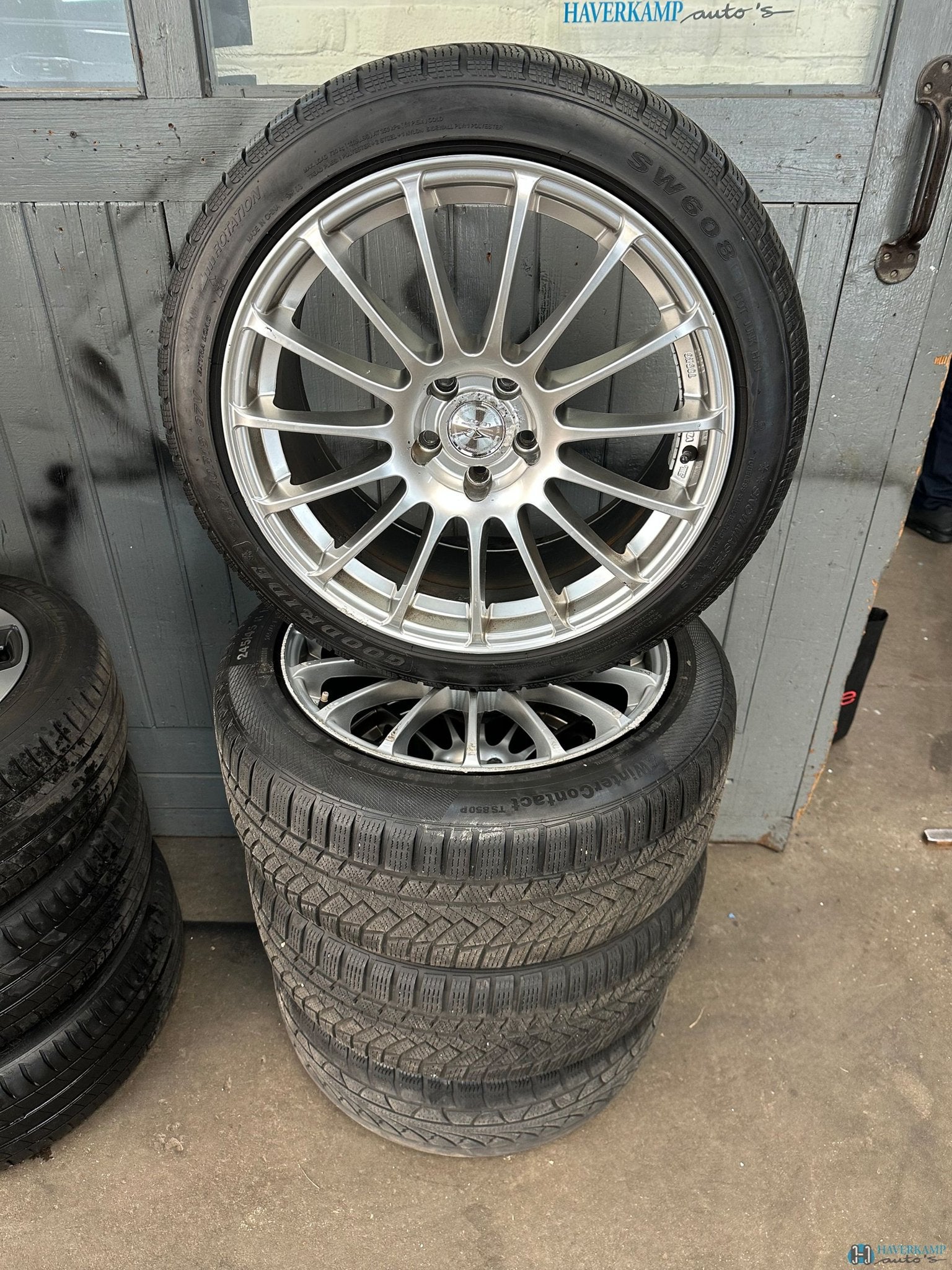 Jaguar XF winterset 245 40 18, Auto-onderdelen, Banden en Velgen, Ophalen, 18 inch, -, -