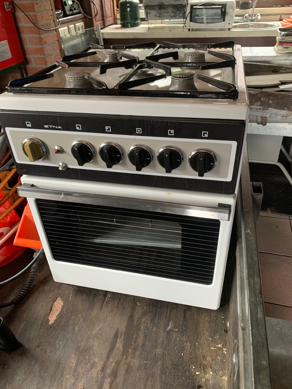 ETNA Gasfornuis met Oven - Vrijstaand, Witgoed en Apparatuur, Gebruikt, 60 cm of meer, Gas, Vrijstaand