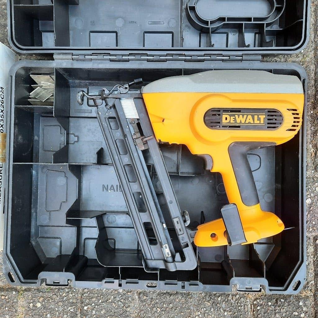 DeWalt DC618KB Tacker, Ophalen, Zo goed als nieuw
