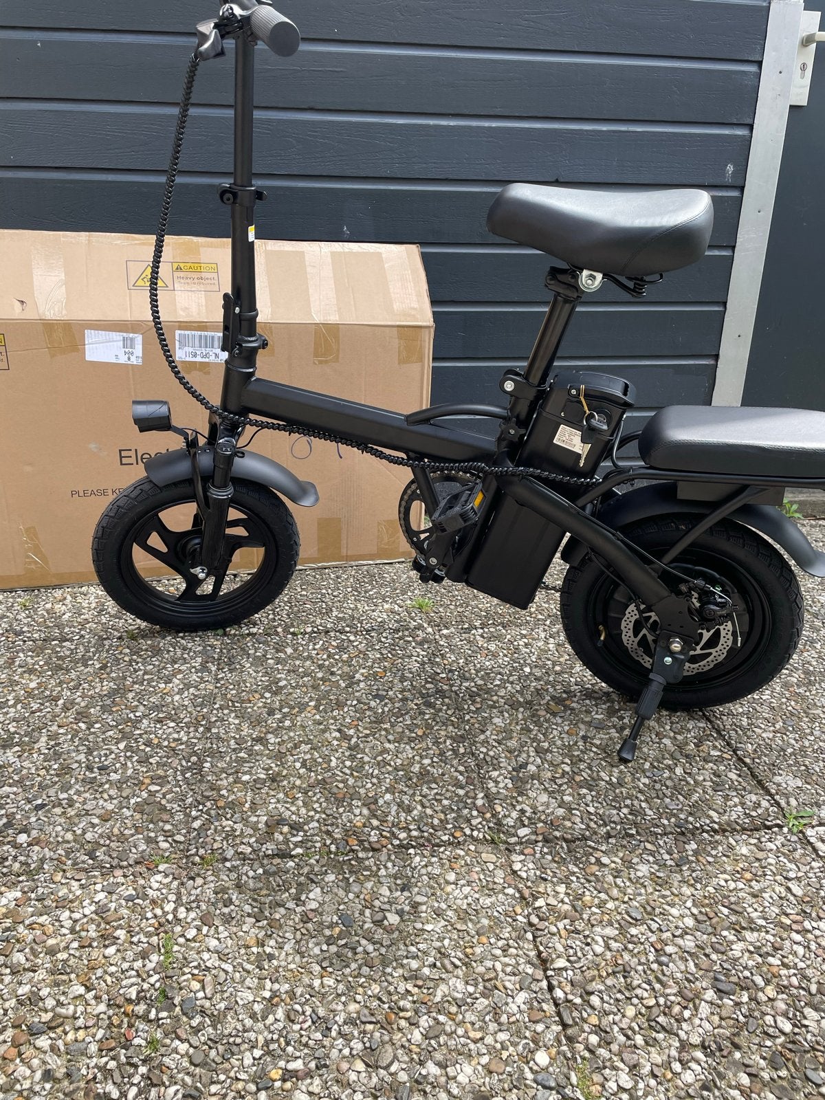 Foto 2 van Elektrische vouwfiets met gashendel