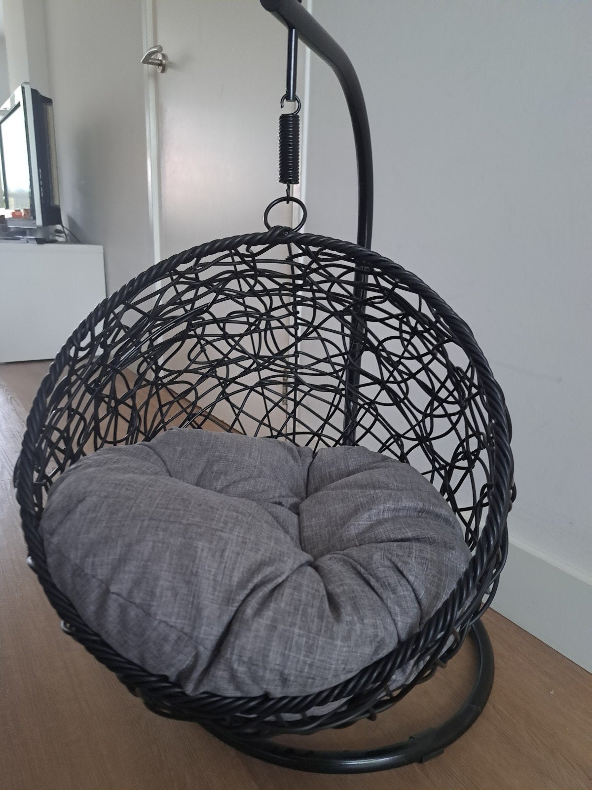 Zwarte hangstoel / eistoel met grijs kussen voor dieren!, Ophalen of Verzenden, Nieuw