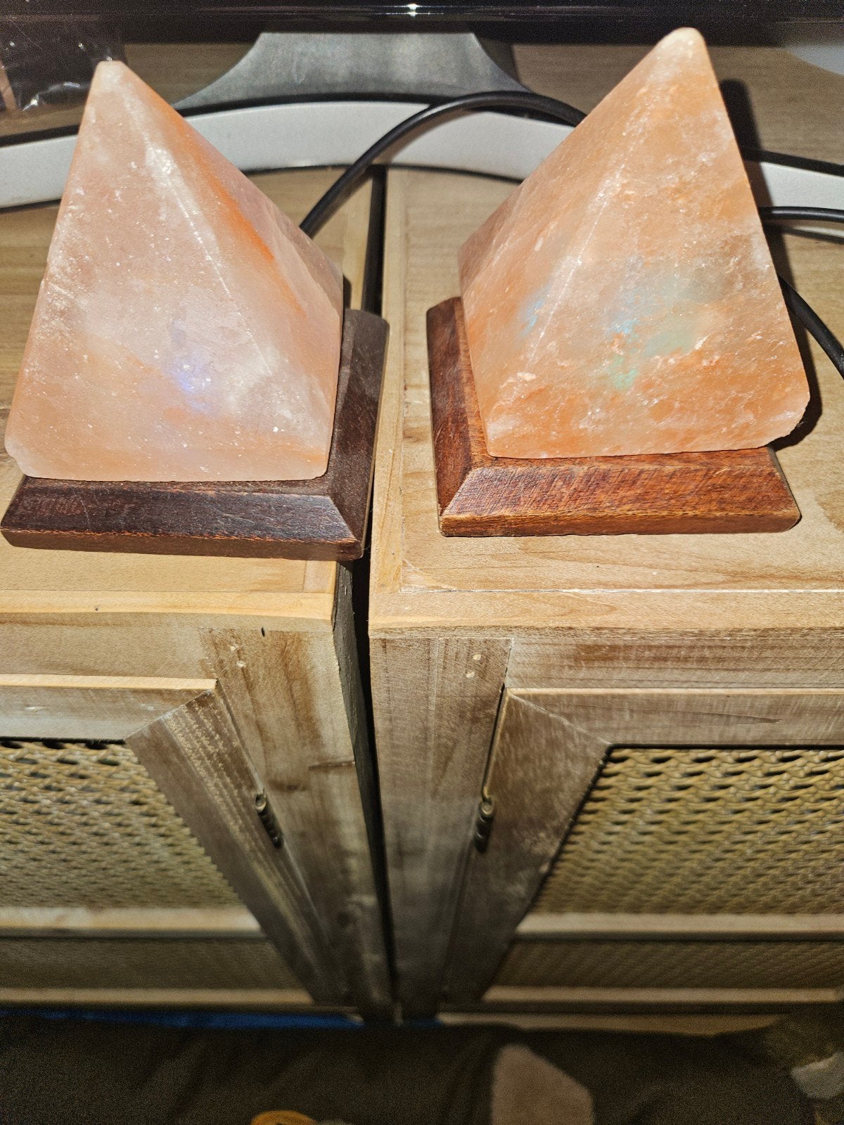 2 X PIRAMIDE ZOUTSTEEN MET KLEUREN, Minder dan 25 mm, Ophalen of Verzenden, Plank, Minder dan 200 cm