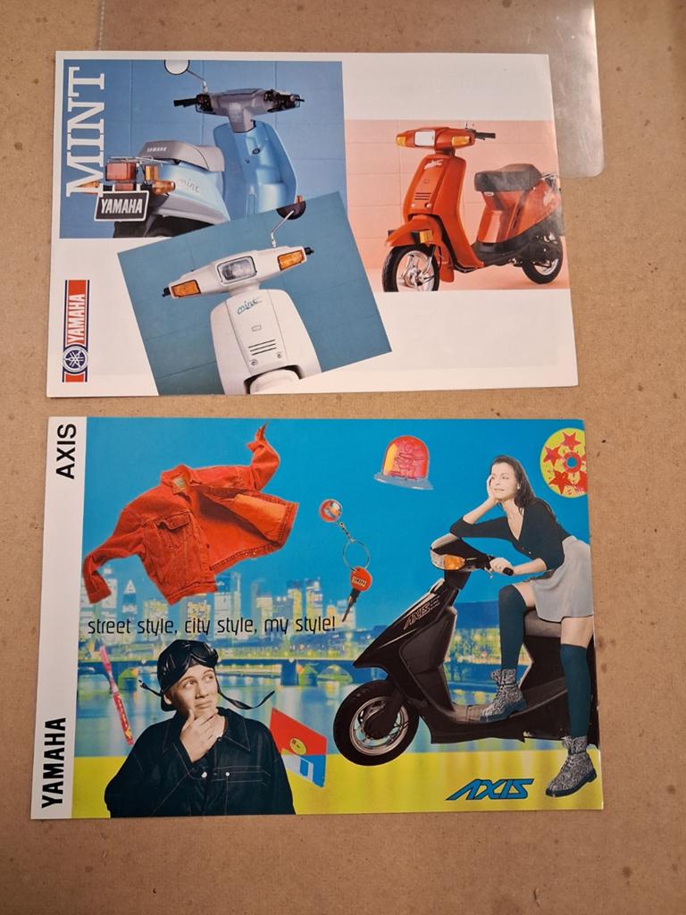 Yamaha Mint & Axis Scooter Brochures - Vintage Collectie, Ophalen of Verzenden, Zo goed als nieuw