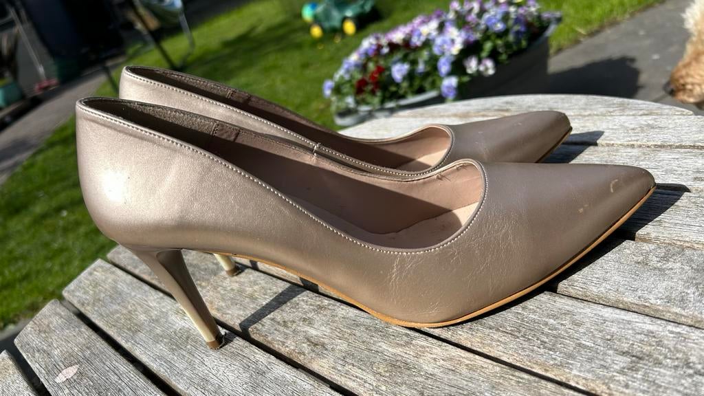 Gouden Pumps van Giulia - Maat 42, Kleding | Dames, Schoenen, Gedragen, Pumps, Overige kleuren, Ophalen of Verzenden