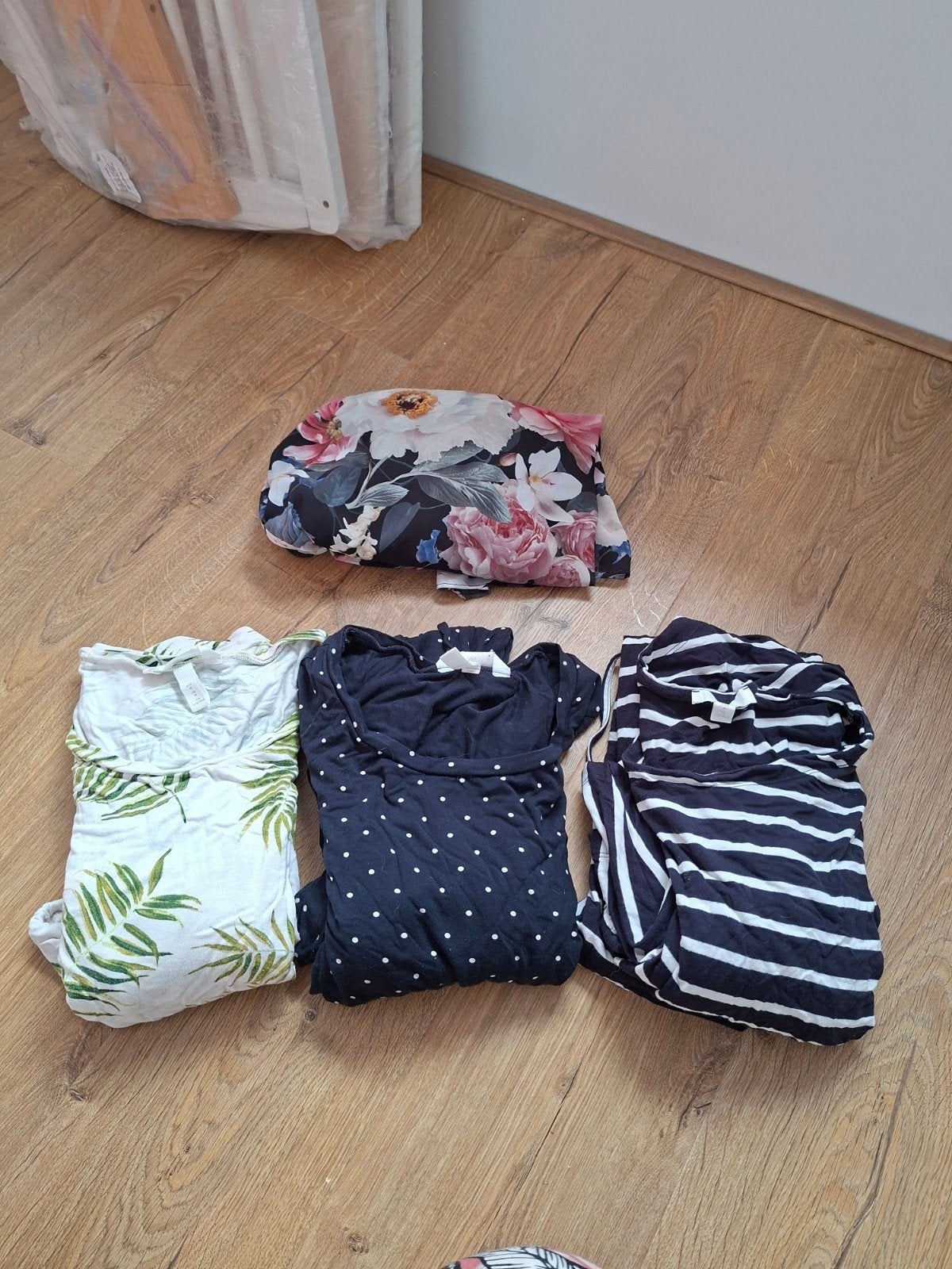 48 delig zwangerschap/voeding pakket

Jurken maatM
Bedrukte, Overige typen, Meerkleurig, Maat 42/44 (L), Ophalen of Verzenden