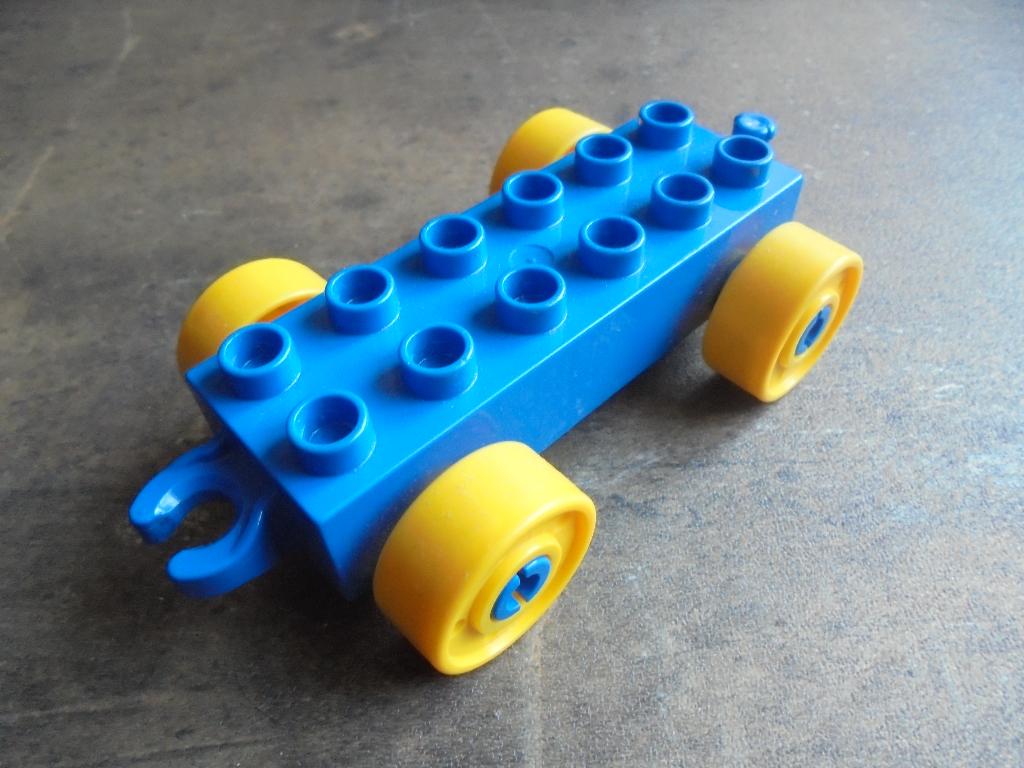 Lego Duplo Car Base 2x6 with Fake Bolts (zie foto's) 13, Ophalen of Verzenden, Gebruikt, Losse stenen, Duplo