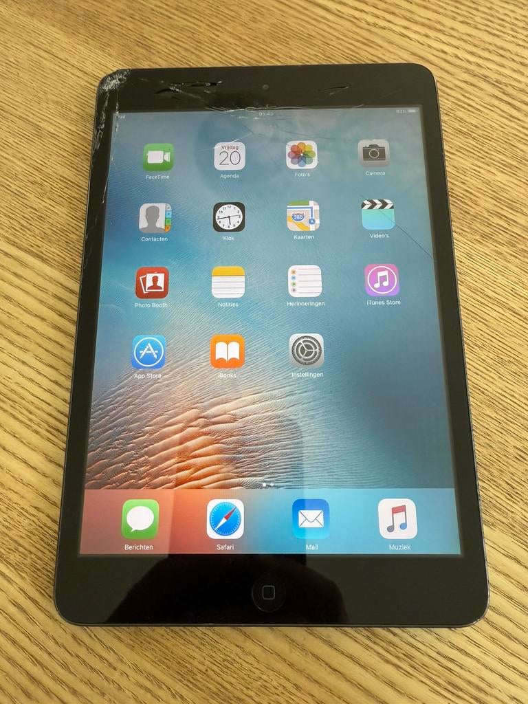 Ipad Mini 1 met 65 gb barst in scherm Model: A1432, Computers en Software, Apple iPads, Gebruikt, Apple iPad, 8 inch, Ophalen of Verzenden