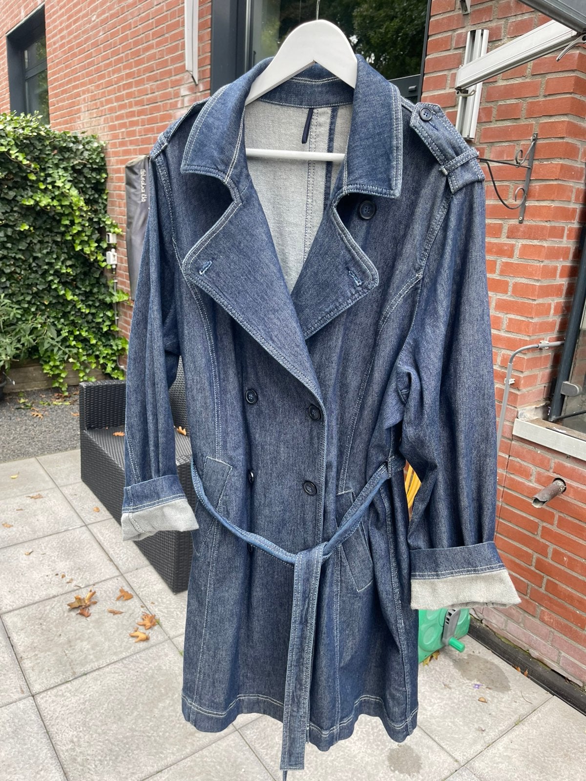 Marina Rinaldi spijker trenchcoat jas maat 31 is 50/52, Kleding | Dames, Verzenden, Zo goed als nieuw, Blauw, Jas of Mantel