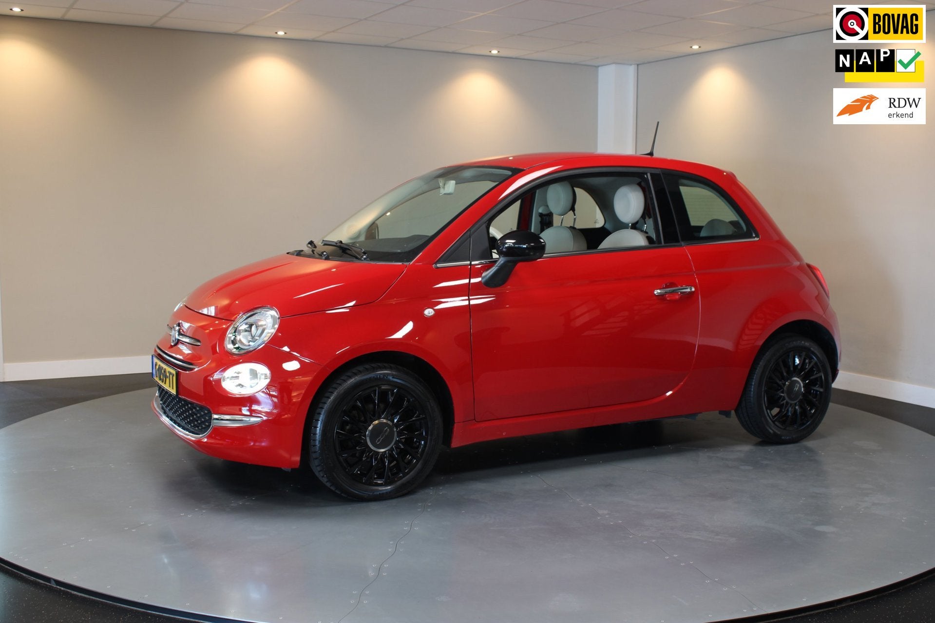 Fiat 500 1.2 Lounge *Distr.riem VV* Carplay|Navi|Cruise|DAB|, Auto's, Voorwielaandrijving, Gebruikt, 4 cilinders, 4 stoelen