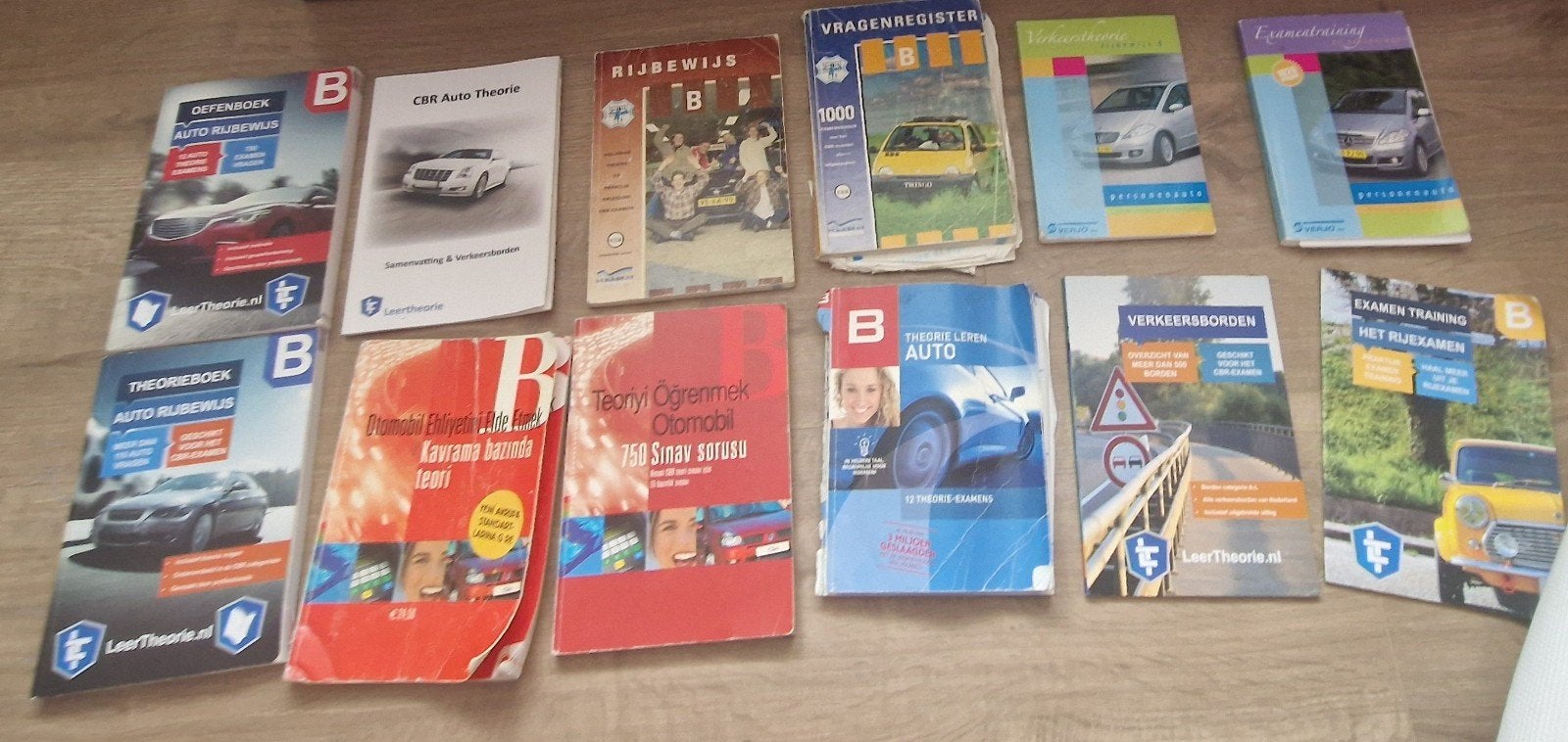 Theorie B boeken Turks en Nederlands, Ophalen of Verzenden, Gelezen, Algemeen