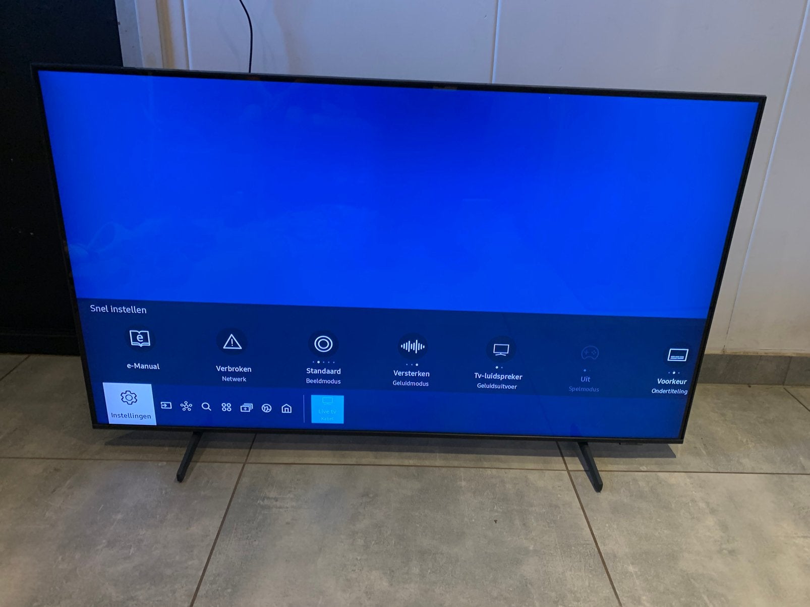 Samsung QE50Q64A 50 inch QLED 4K Uktra HD Smart TV., Ophalen, Samsung, Zo goed als nieuw, Buslaan 1