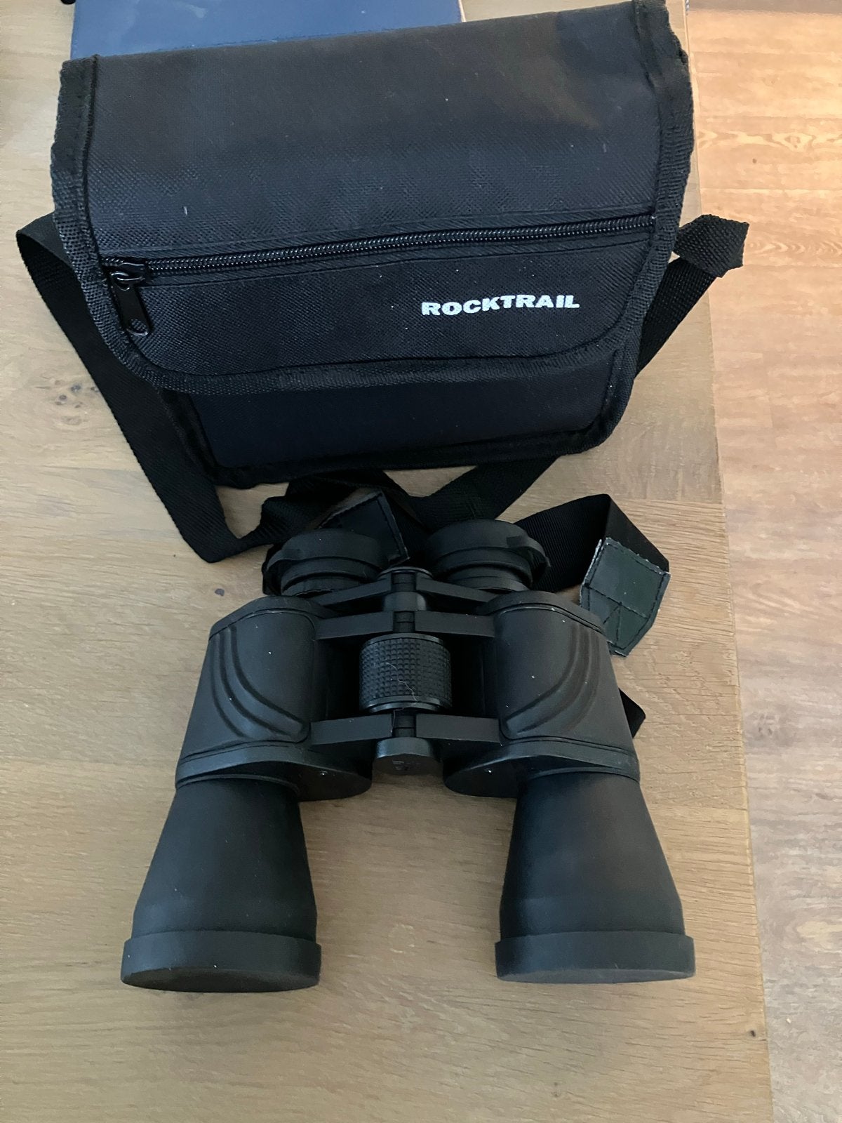 Rocktrail Verrekijker 10x50 met tas, Gebruikt, 8 tot 12x, Met hoes of tas, Porro (met knik)