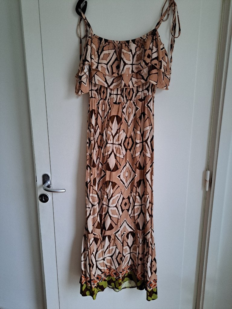 Prachtige zomerjurk, valt als 44/XL, Kleding | Dames, Beige, Maat 42/44 (L), Ophalen of Verzenden, Zo goed als nieuw