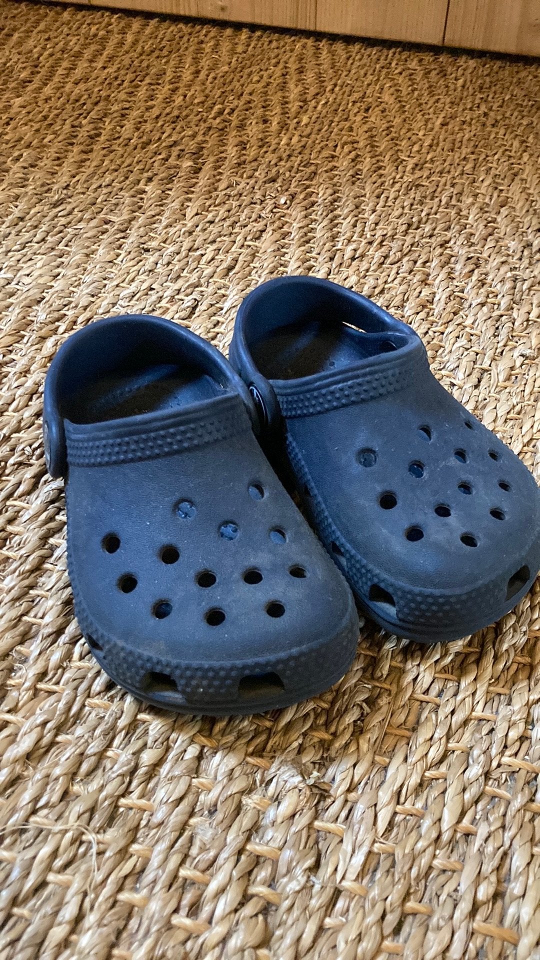 Maat 23-24 crocs C7 donkerblauw, Ophalen of Verzenden, Zo goed als nieuw, Jongen of Meisje, Schoenen