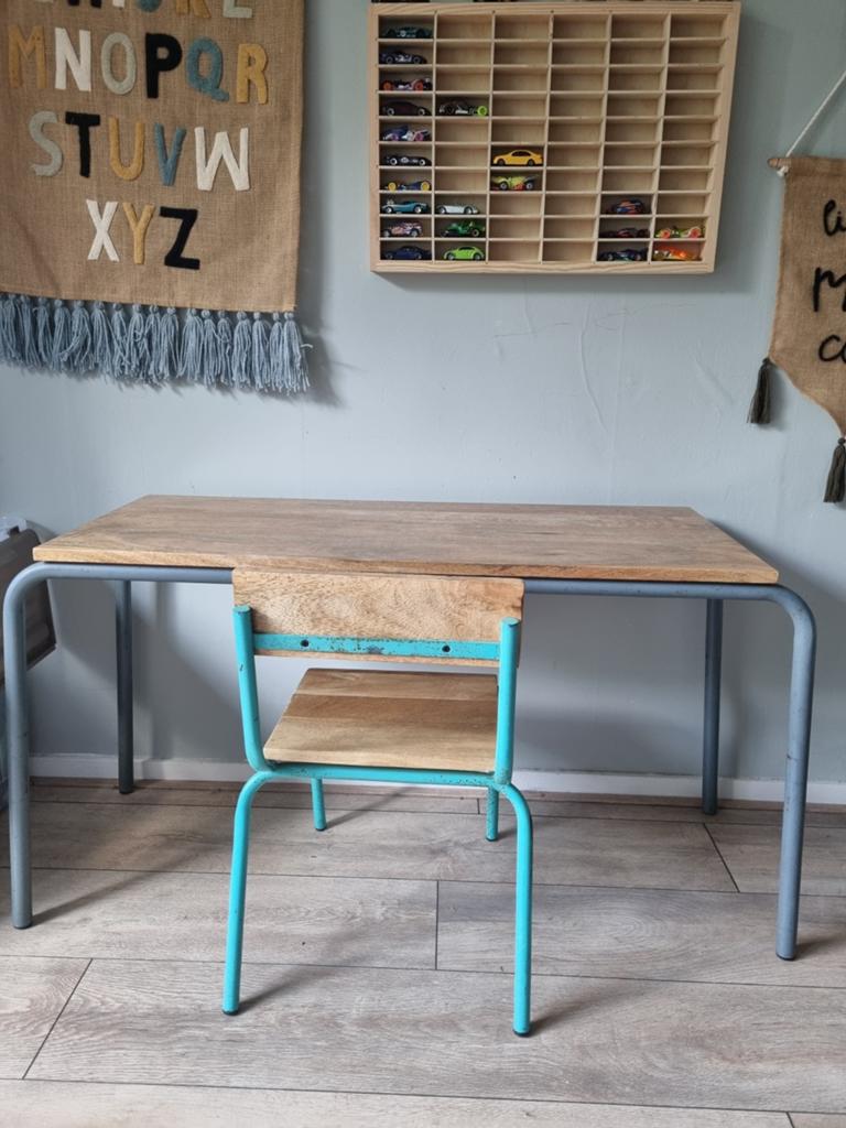 Kidsdepo kindertafel + stoeltje - roestige look, Ophalen, Zo goed als nieuw, Tafel(s) en Stoel(en)