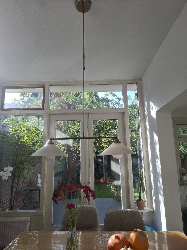 Vintage hanglamp met 2 witte glazen kappen, Ophalen, Gebruikt