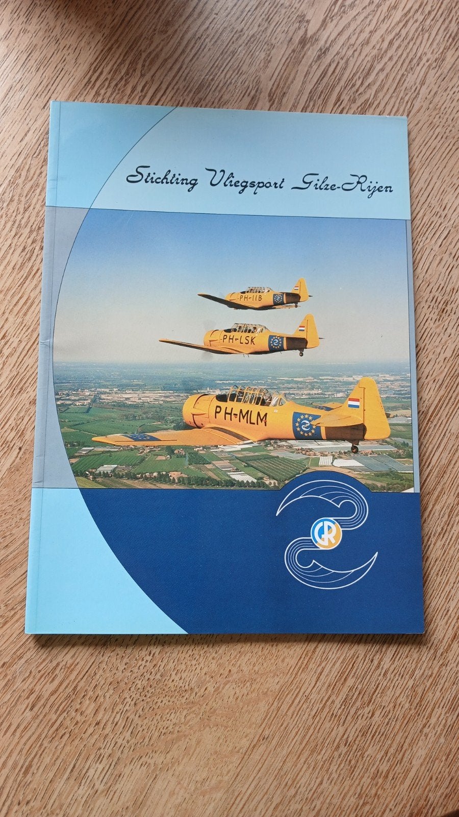 Stichting Vliegsport Gilze-Rijen Boek - Vliegtuigen, Ophalen of Verzenden, Zo goed als nieuw, Vliegtuig