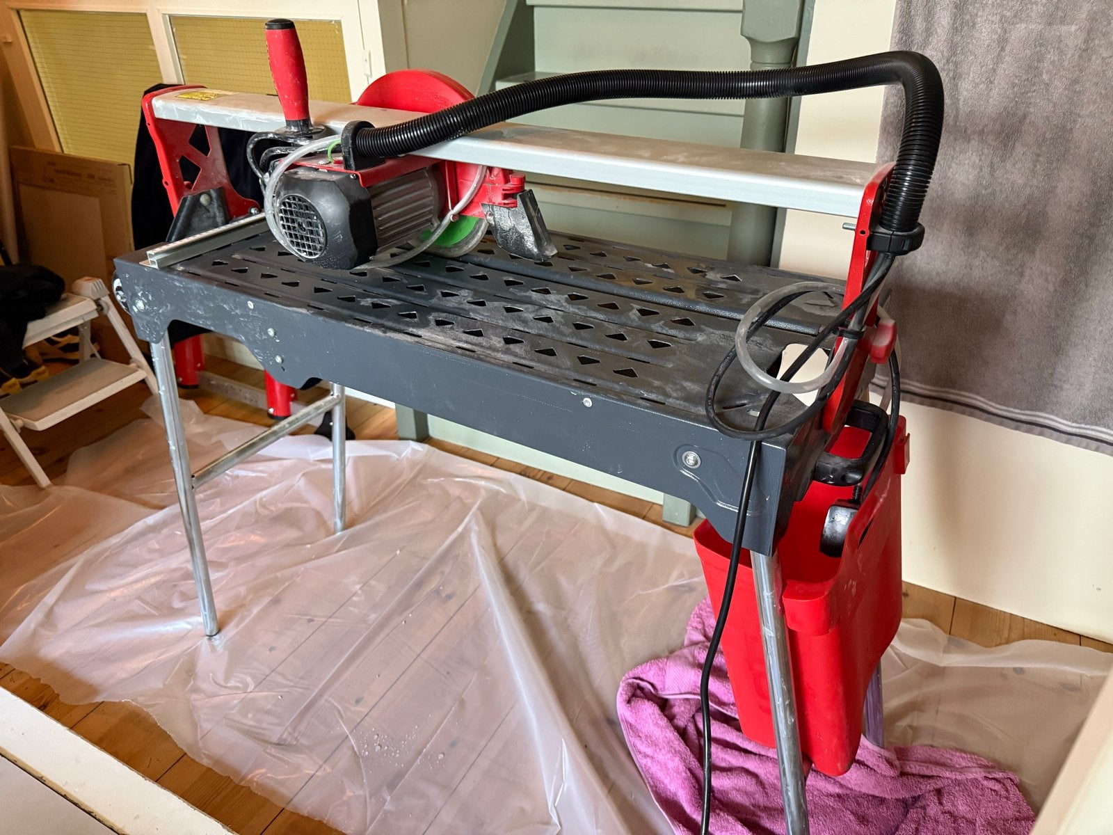 Rubi DU-200 EVO 650 Tegelzaag - 1 badkamerverbouwing gedaan, Ophalen, Gebruikt, Overige typen, 600 tot 1200 watt
