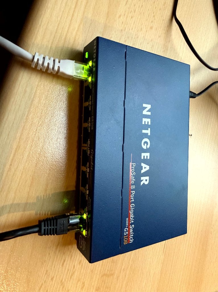 Netwerk switch 8 port, Computers en Software, Netwerk switches, Ophalen of Verzenden, Gebruikt