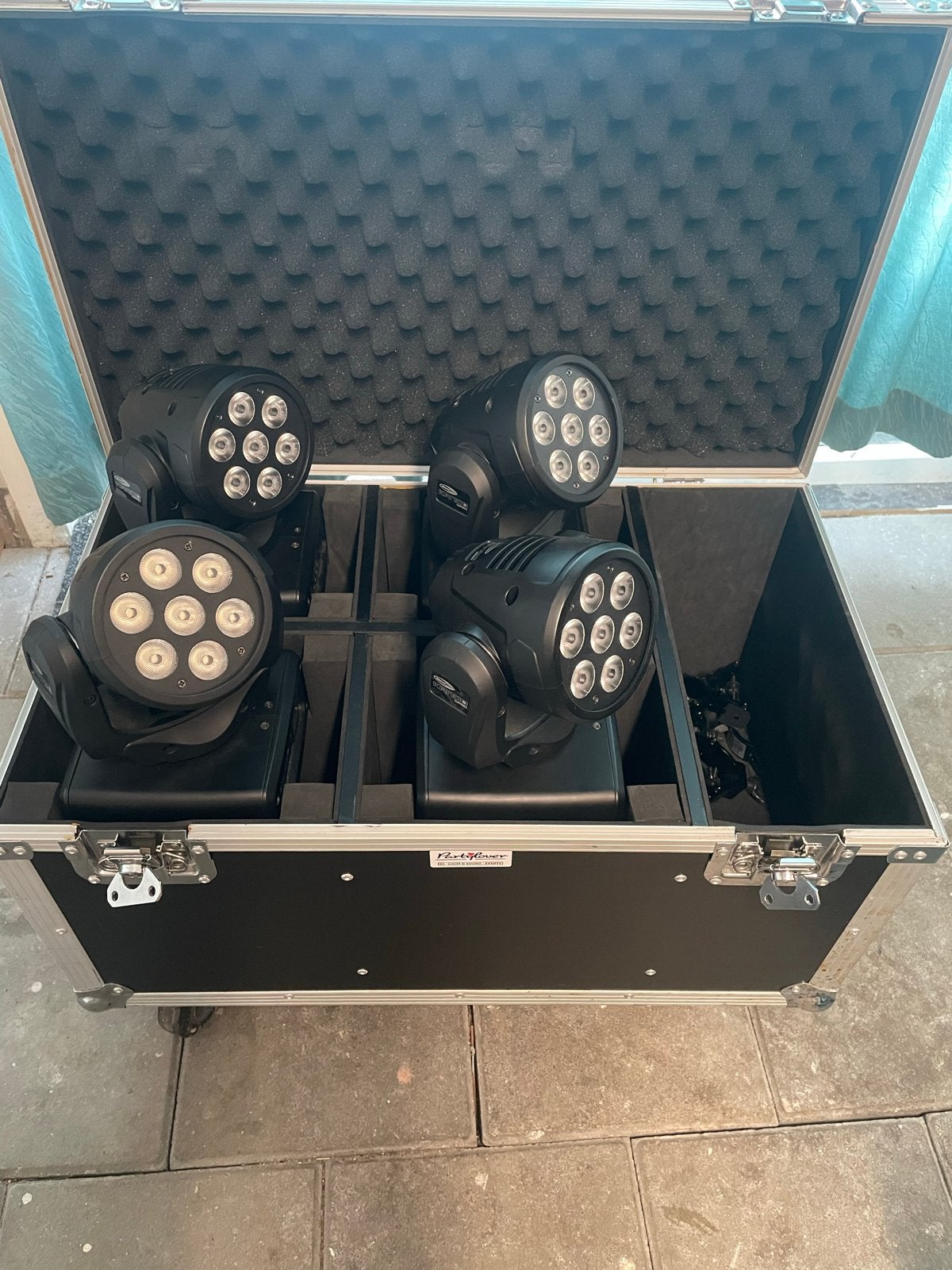 Showtec Kanjo Wash Moving Heads (4x) met Flightcase, Ophalen, Gebruikt, Licht, Geluidgestuurd