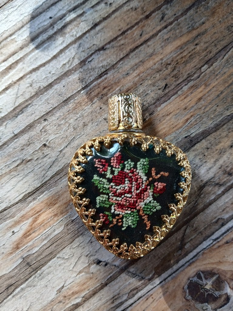 Petit point parfumflesje, Ophalen of Verzenden, Zo goed als nieuw, Miniatuur