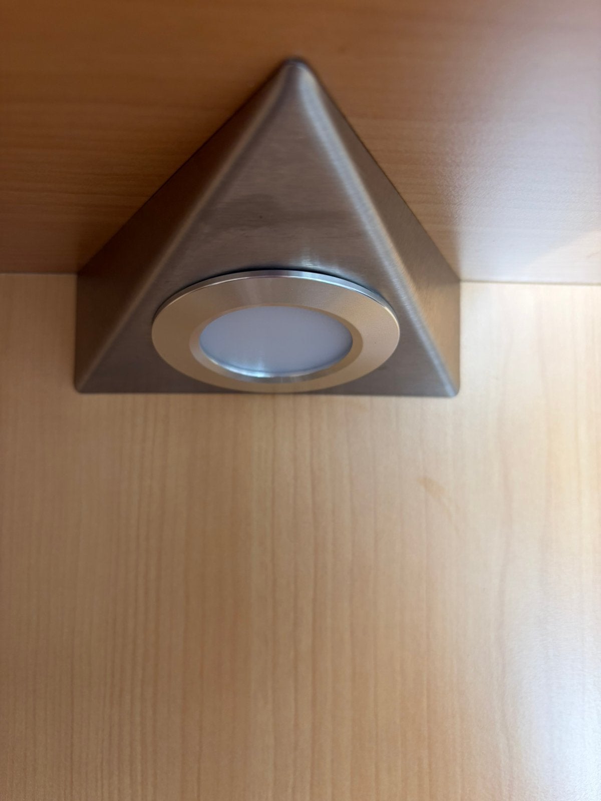 Twee hoekcontactdozen en 6 onderkast hoek lampen, Gebruikt, Geschikt voor wandmontage, Opbouwspot, Overige merken