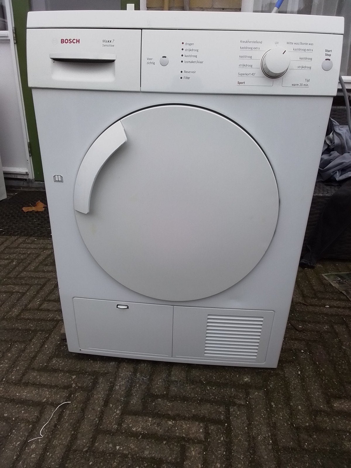 Bosch condensdroger helemaal schoongemaakt van binnen, Ophalen, 6 tot 8 kg, Gebruikt, 85 tot 90 cm