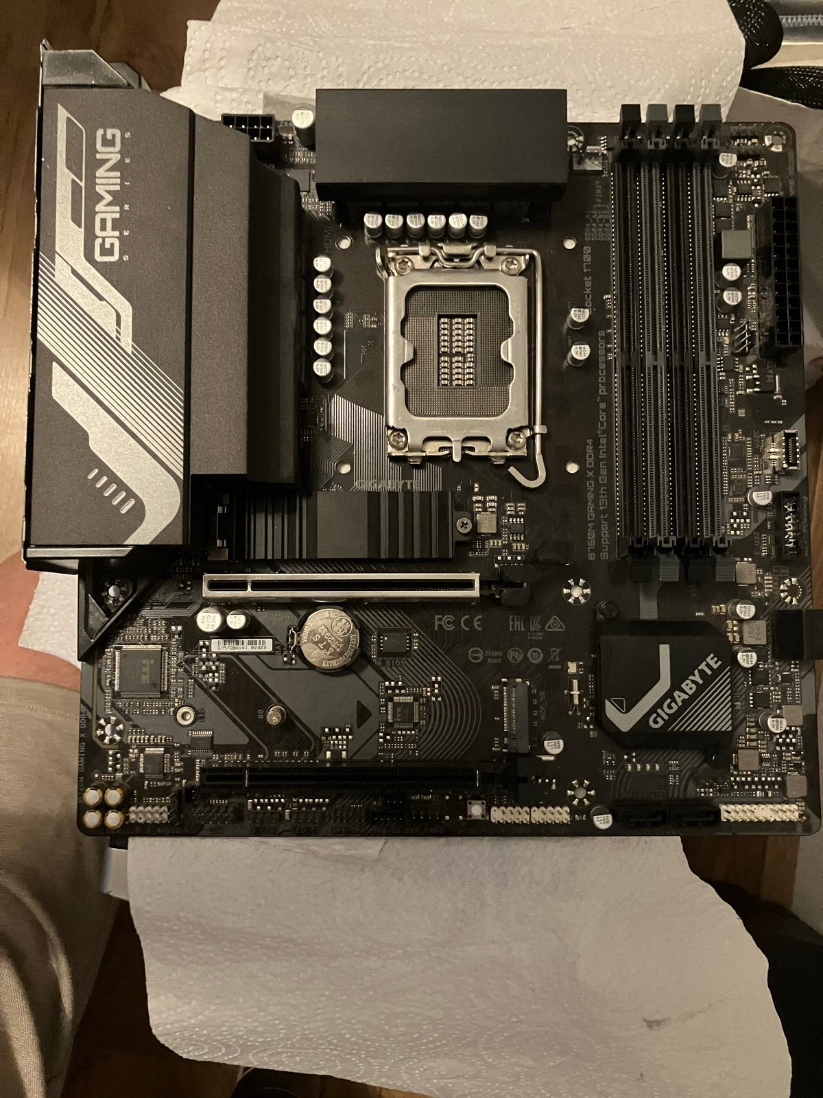 Gigabyte B760M Gaming X DDR4 Moederbord - lees beschrijving, Computers en Software, Moederborden, Ophalen of Verzenden, Niet werkend