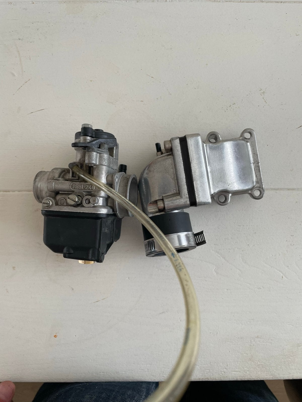 Dellorto 24 mm carburateur met spruitstuk en membraan, Ophalen, Zo goed als nieuw, Carburateur