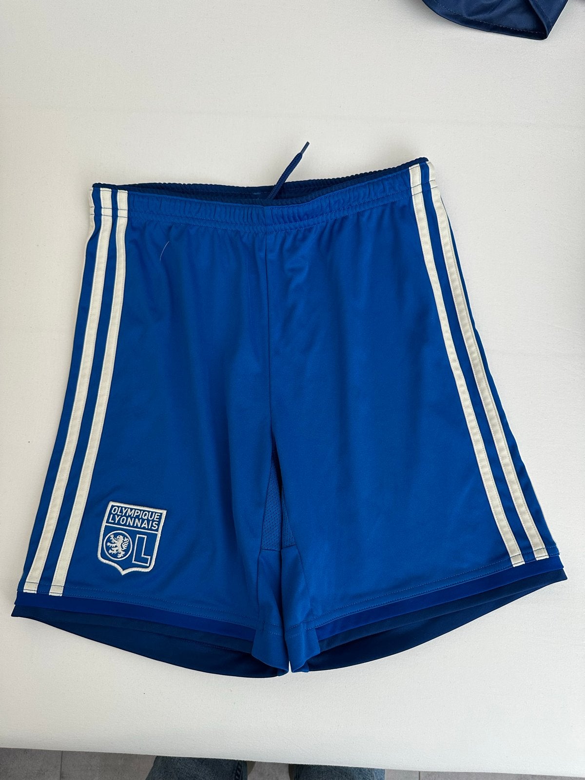 Adidas Olympique Lyon Thuisshirt en Broekje - Maat 164, Blauw, Overige maten, Ophalen of Verzenden, Zo goed als nieuw