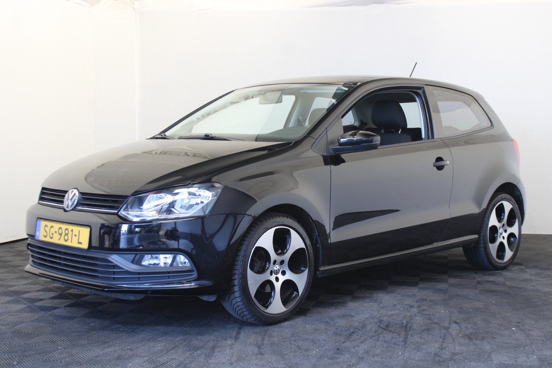 Volkswagen Polo 1.4 TDI BlueMotion (bj 2016), Auto's, Voorwielaandrijving, 1046 kg, Gebruikt, Zwart