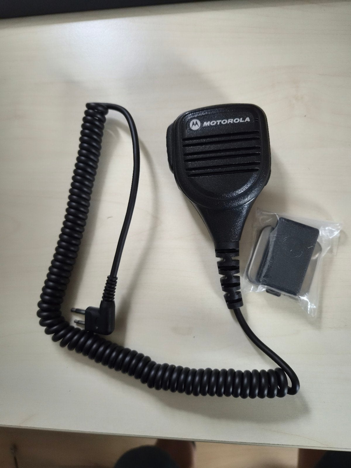 Nieuwe Motorola Handmicrofoon voor Portofoon, Ophalen of Verzenden, Nieuw, Toebehoren, Met broekklem