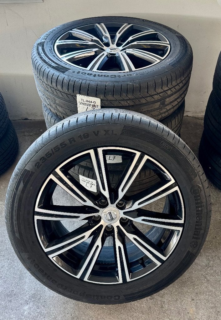 Originele VOLVO XC60 Velgen en zomerbanden, Gebruikt, Banden en Velgen, 235 mm, Personenwagen