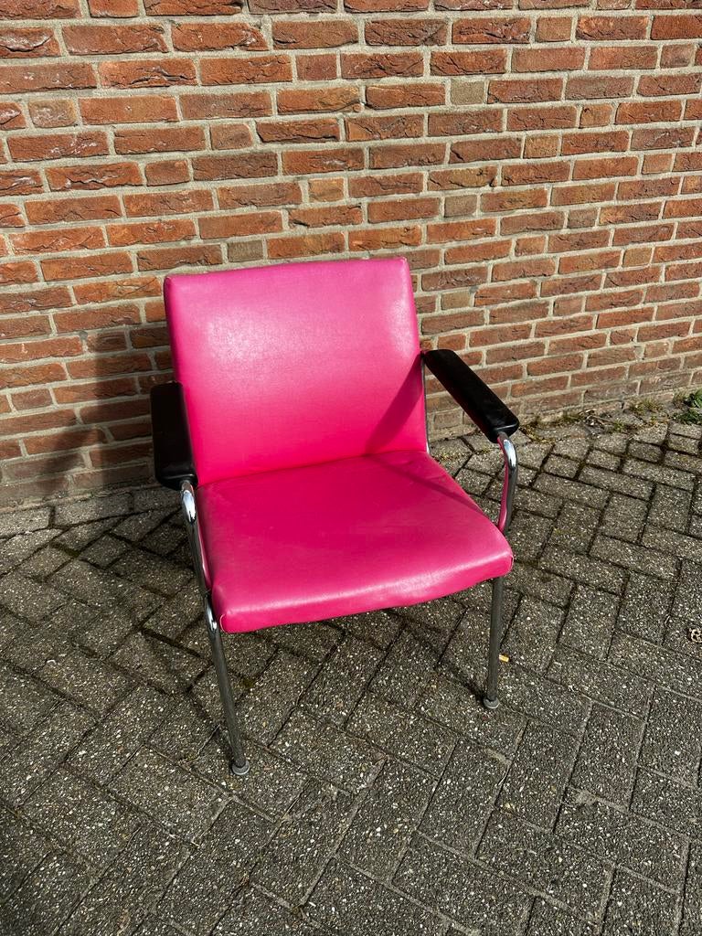 Vintage roze stoel met chromen frame, Ophalen, Kunststof, Gebruikt, Overige kleuren