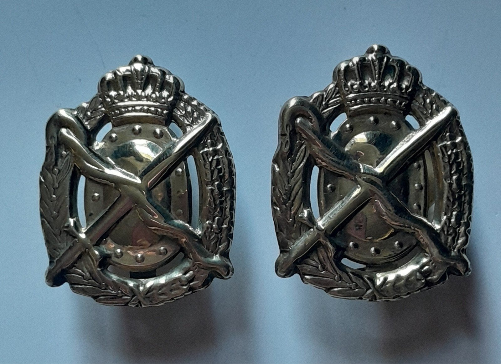 Schouderemblemen Geneeskundige Dienst Hoornse aanmaak, Ophalen of Verzenden, Landmacht, Nederland, Embleem of Badge