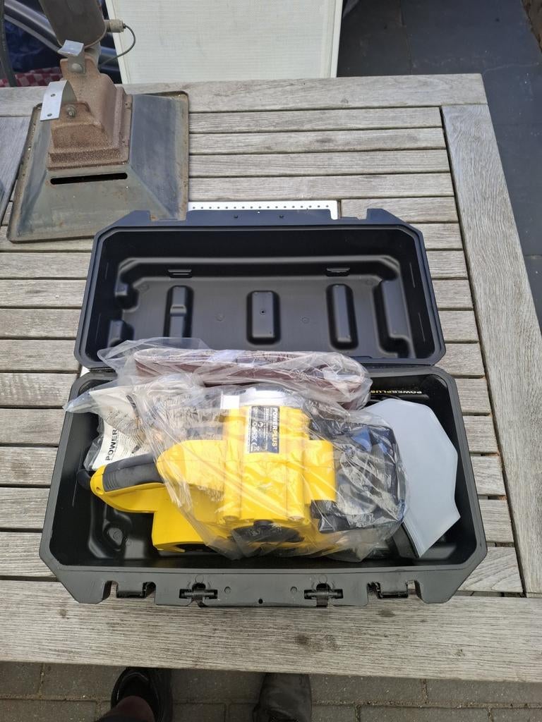 POWERPLUS X0460 Bandschuurmachine 950W - Nieuw in koffer, Ophalen