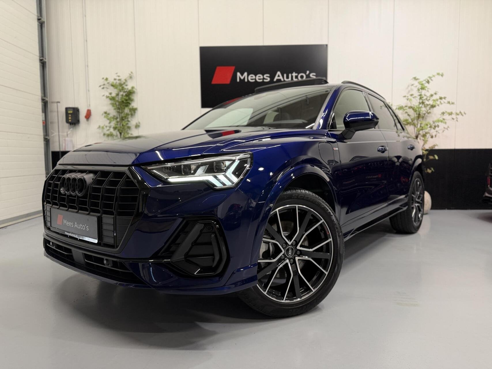 Audi Q3 45 TFSI e S edition|Pano|Matrix|Keyless|Camera|20"|