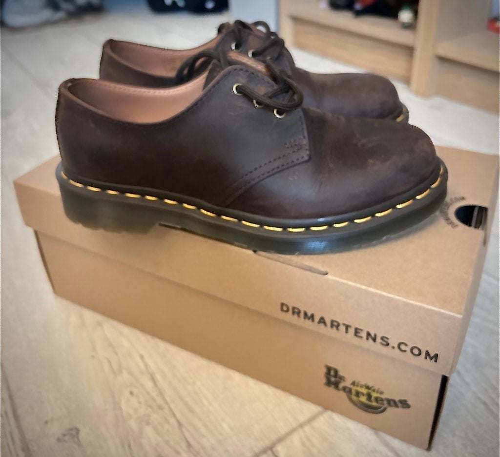 Bruine Dr. Martens schoenen, Schoenen met lage hakken, Bruin, Ophalen of Verzenden, Dr. Martens