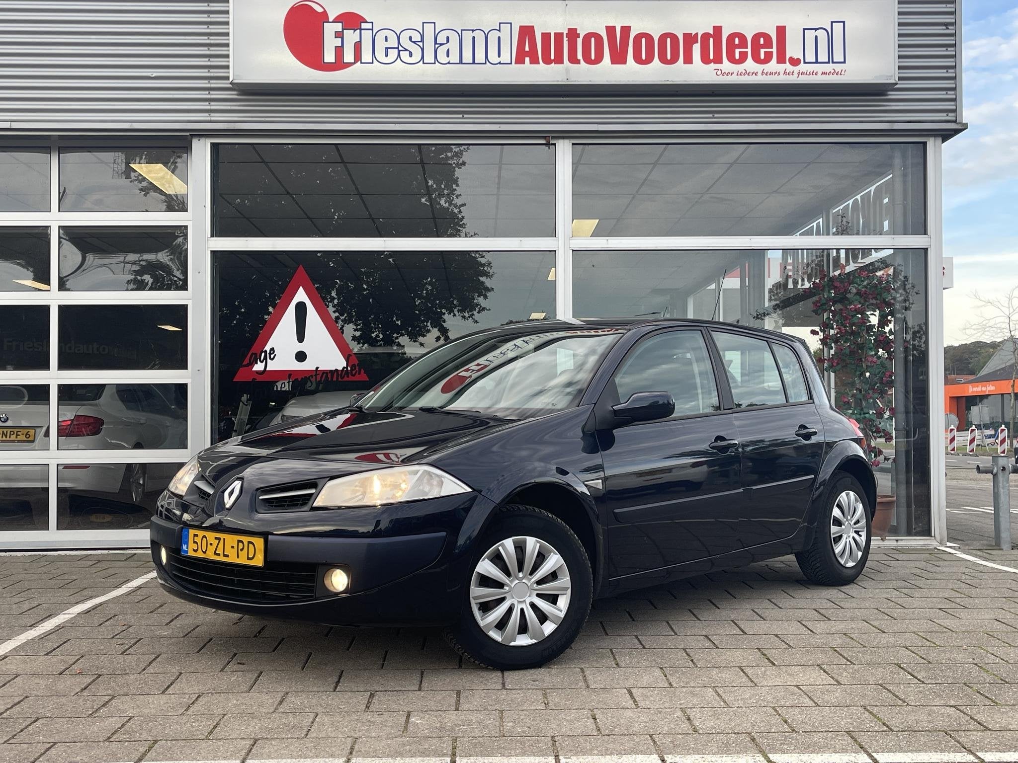 Renault Mégane 1.6-16V Business Line /Automaat/Cruise/Trekh, Stof, Gebruikt, Met garantie (alle), Blauw
