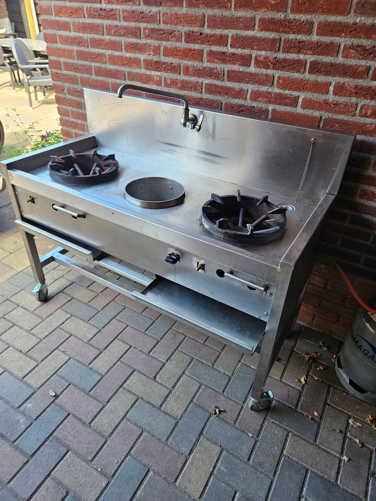 Professionele RVS Wokbrander met 2 pitten en kraan, Ophalen, Gebruikt, 60 cm of meer, 3 kookzones of minder