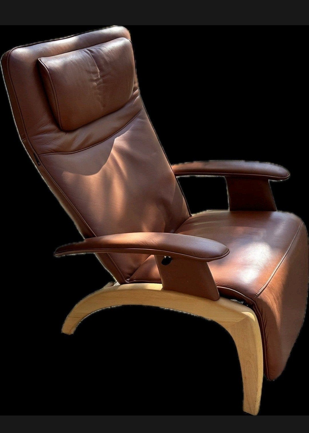 Mooie Scandinavische relaxfauteuil in bruin leer, Ophalen, Gebruikt, 50 tot 75 cm, Skandinavisch