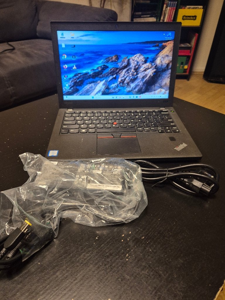Lenovo X270 512 SSD NVME 16 GB Geheugen Nieuwe Adapter 135W, Met videokaart, 2 tot 3 Ghz, Qwerty, Zo goed als nieuw